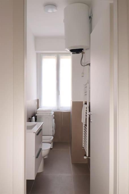 Apartamento Bilocale Metro 4 Blu Frattini - Airport Linate Milán Exterior foto