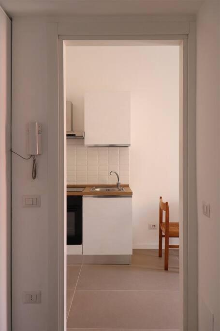 Apartamento Bilocale Metro 4 Blu Frattini - Airport Linate Milán Exterior foto