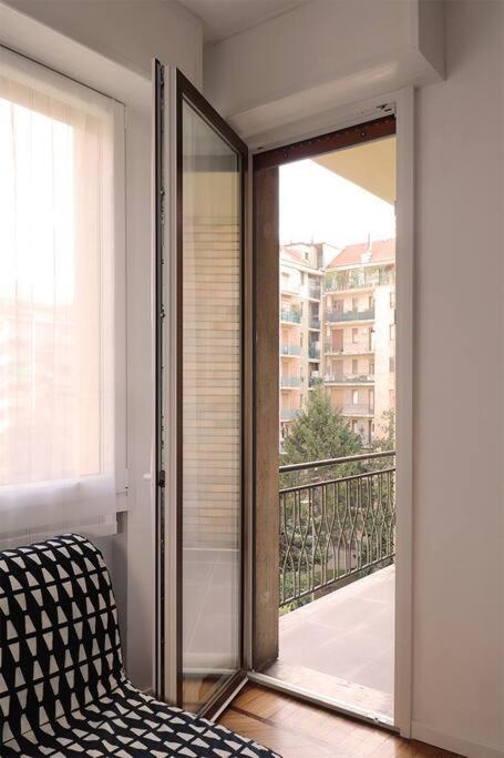 Apartamento Bilocale Metro 4 Blu Frattini - Airport Linate Milán Exterior foto